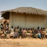 Aufstellen zum Gruppenfoto (ganz ohne Zutun des Fotographen)... Malawi